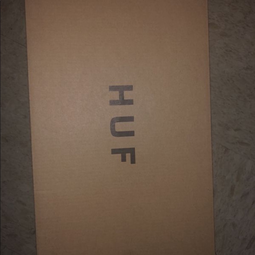 BLACK HUF SNEAKERS